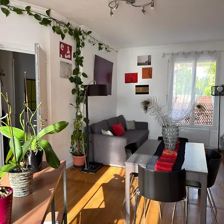 Appartement En Duplex Entre Paris Et Versailles *